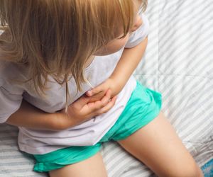 Zaparcia u dziecka? Ten popularny owoc może pomóc lepiej niż błonnik