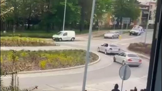 Przed maturą „driftowali” na rondzie w Tomaszowie Lubelskim
