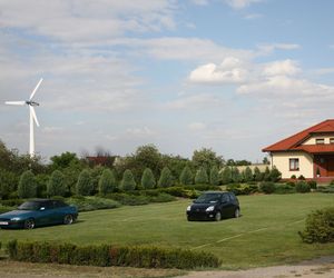 Przydomowa elektrownia wiatrowa - czy zapewni prąd dla domu?