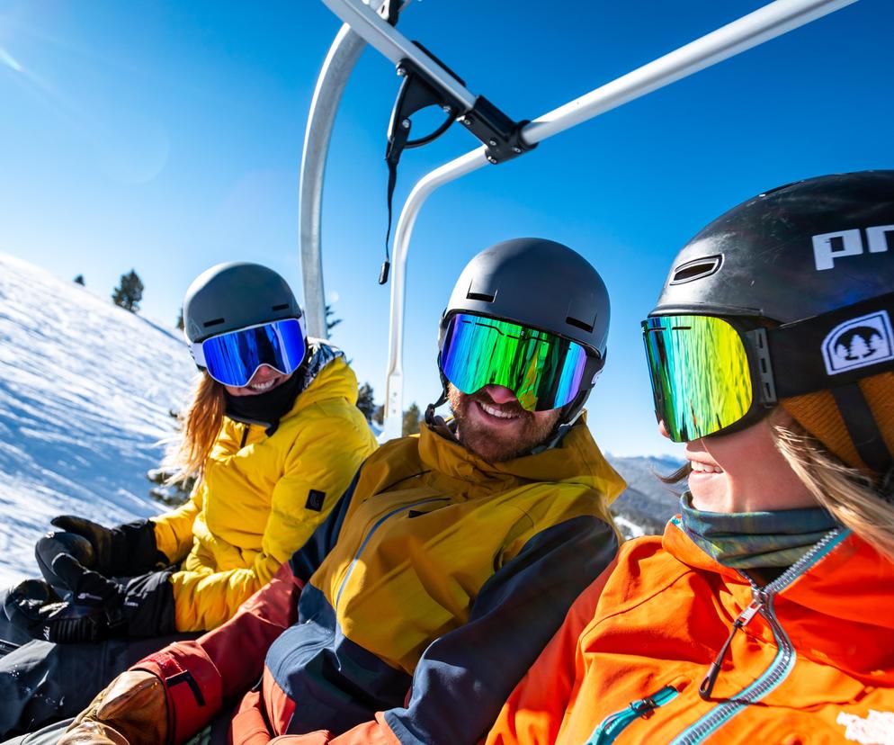 Wyciągi narciarskie i inne zimowe atrakcje to nie tylko górskie rejony!