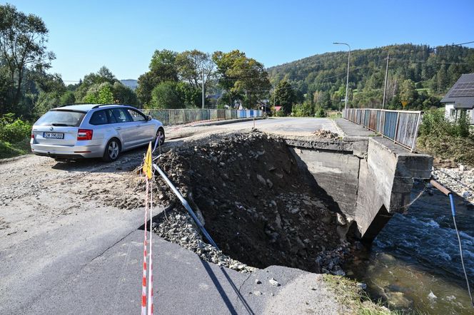 Powódź 2024: Stary Gierałtów po zalaniu jest odcięty od świata