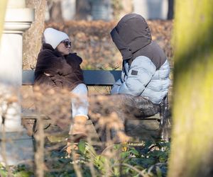 Agnieszka Kaczorowska i Marcin Rogacewicz  na spacerze