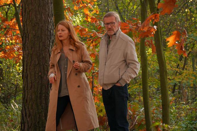 Pierwsza miłość. Wiktor (Jacek Mikołajczak), Teresa (Ewa Skibińska)