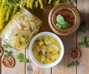 Marynowana cukinia na słodko – smakiem udaje ananasa i robi furorę w sałatkach oraz deserach