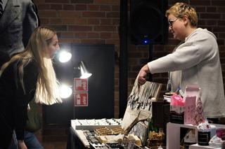 Przedświąteczne Rękoczyny w Bydgoszczy. Tłumy w Młynach Rothera [ZDJĘCIA]