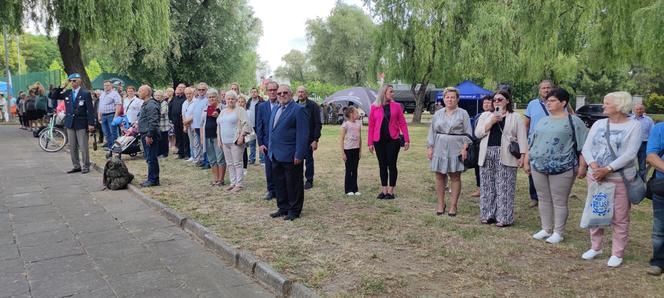 Nadanie sztandaru dla 16 WOG