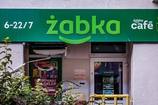 Sklepy Żabka 1 listopada 2025. Godziny otwarcia we Wszystkich Świętych 