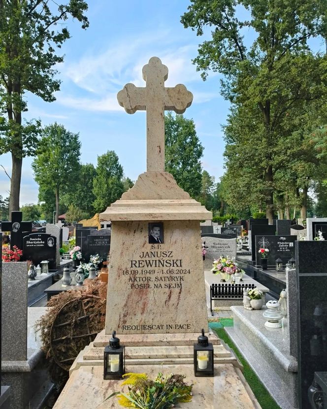 Grób Janusza Rewińskiego
