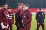 Robert Lewandowski i inni kadrowicze na treningu reprezentacji Polski