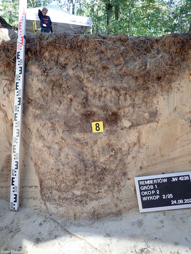 Szczątki co najmniej 18 osób na terenie jednostki wojskowej w Rembertowie. Wiadomo, kim mogą być ofiary