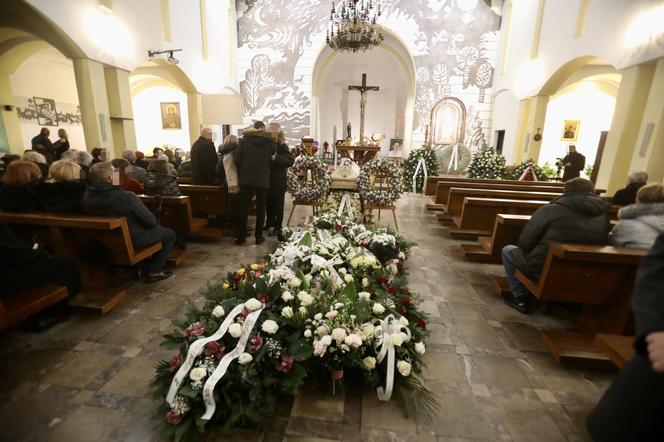 Tłumy żegnają zmarłą wicedyrektorkę Muzeum Warszawy Annę Sienkiewicz-Rogowską