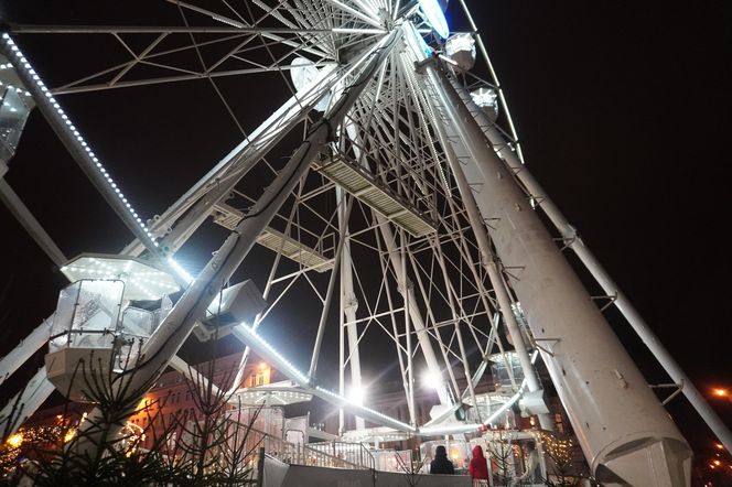 Wizyta świętego Mikołaja na Placu Wolności w Poznaniu