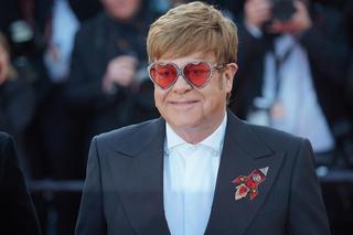 Potworny skandal! Nie do wiary, gdzie miał nasikać Elton John. Fuj!