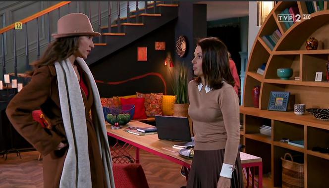 Barwy szczęścia odc. 2054. Kasia (Katarzyna Glinka), Regina (Kamila Kamińska)