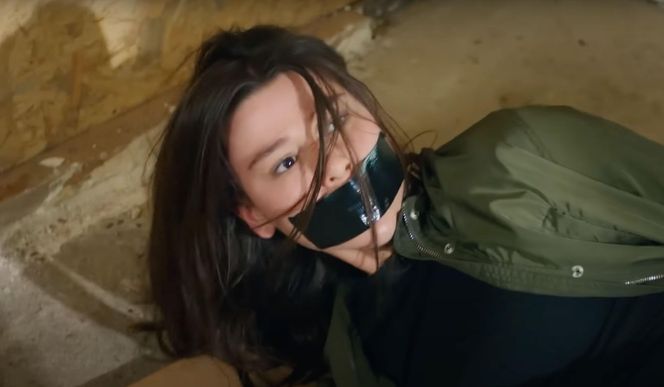 Zeynep będzie przetrzymywana przez porywacza, a Yildiz przyłapie Melis na rozmowie z przestępcą. Ghonul i Bulent zaczną odchodzić od zmysłów, a Ege trafi na trop.