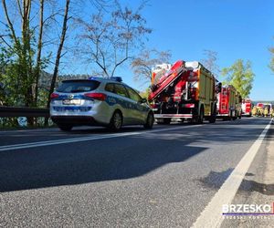 Poważny wypadek w Małopolsce. Wielu poszkodowanych. Droga zablokowana