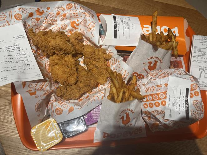 Zamówienie w Popeyes z początku sierpnia 2023 roku