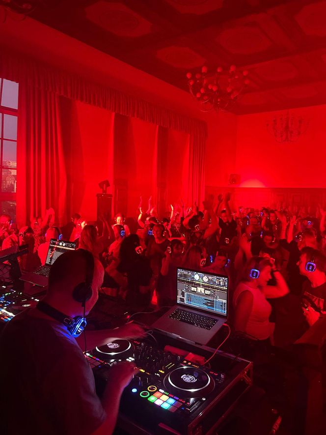 To pierwsza taka impreza w Olsztynie. Tłumy na Silent Disco w… ratuszu