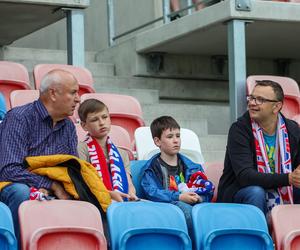 Sportowe emocje na trybunach podczas meczu Górnik Zabrze - Piast Gliwice