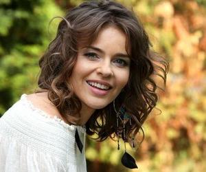 W 1502 odcinku Barw szczęścia Stella podpadła Bergowi (Cezary Żak) i zginęła pod kołami jego samochodu. Wszystko przez to, że opowiedziała Łukaszowi (Michał Rolnicki) o ciemnych interesach Romana...