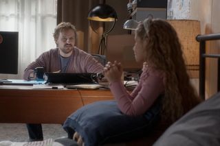 Pan Mama, odcinek 5. Sylwester (Paweł Domagała), Maja (Olga Wypych) 