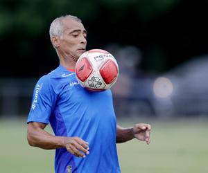 Legendarny brazylijski piłkarz wznawia karierę. Zakończył ją piętnascie lat temu, nie przeszkadza mu wiek[WIDEO]
