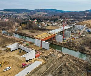 Na Podkarpaciu powstaje gigant! Samochody pojadą 80 metrów nad ziemią