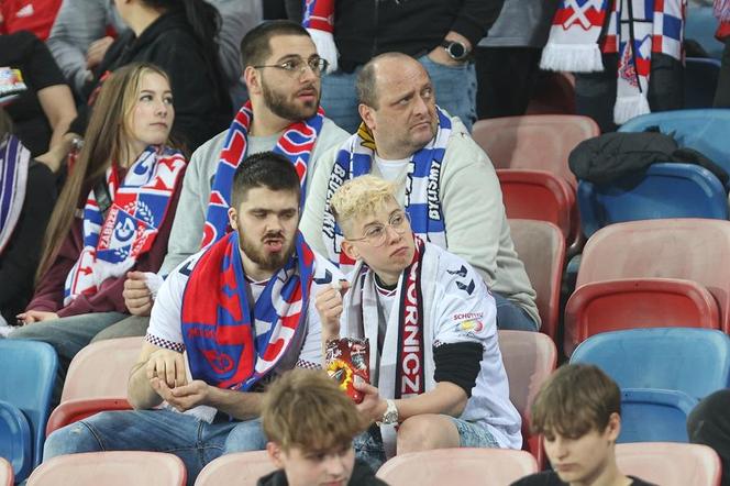 Kibice podczas meczu Górnik Zabrze - Legia Warszawa (01.04.2024)