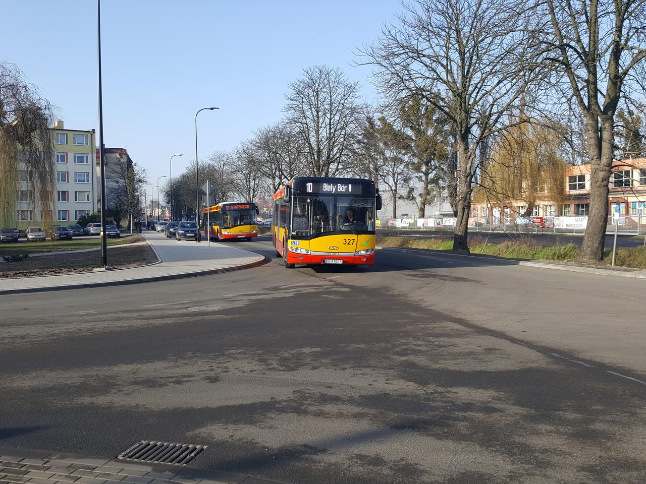 Rapackiego pełna bubli po remoncie. Autobusy nie wyrabiają na zakrętach