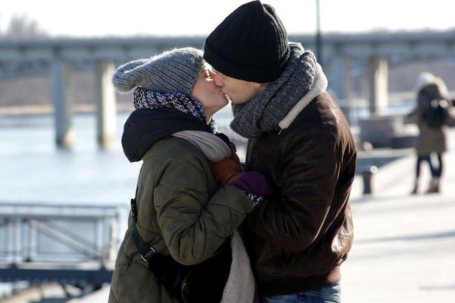 M jak miłość odc. 1443. Łukasz (Jakub Józefowicz), Katia (Joanna Jarmołowicz)