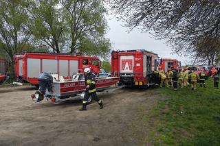 Samochód wjechał do zbiornika wodnego. Kierowca nie żyje