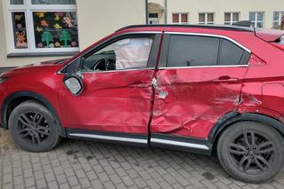Kierowca autobusu szkolnego staranował osobówkę. Dziecko trafiło do szpitala 