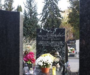 Tak wyglądają groby Zapasiewicza, Tyma, Kołaczkowskiej, Stoparczyk