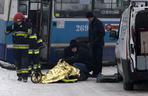 Sączów: Sanki wjechały pod autobus. 10-latek nie żyje, 8-latka w stanie ciężkim