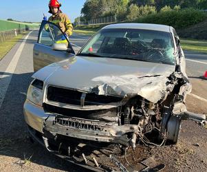 Wypadek na autostradzie A1 w Nowych Marzach! Audi wjechało w barierki [ZDJĘCIA]