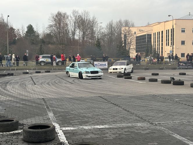 Finał WOŚP w Olsztynie. Występy artystyczne w Kortosferze i driftowanie na parkingu UWM [ZDJĘCIA]