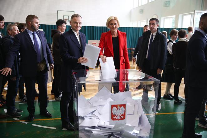 Wybory 2023. Prezydent Andrzej Duda i Agata Kornhauser-Duda zagłosowali w Krakowie