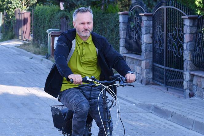 Przesiadł się na rower elektryczny