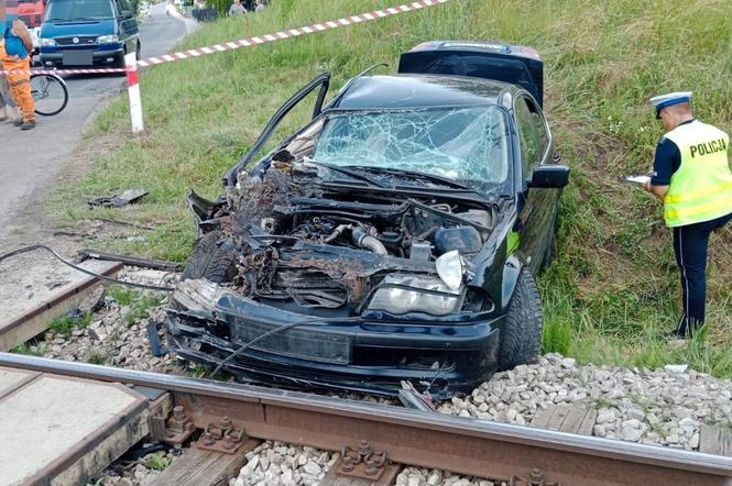 Wypadek na przejeździe kolejowym w Trawnikach