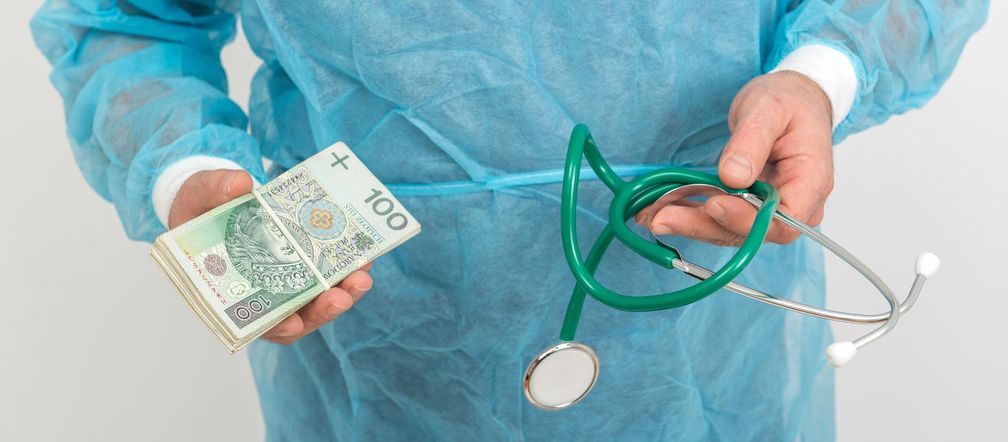 Z 25 na 300 mln. Wielki wzrost kosztów operacji robotowych zmusza NFZ do cięć?