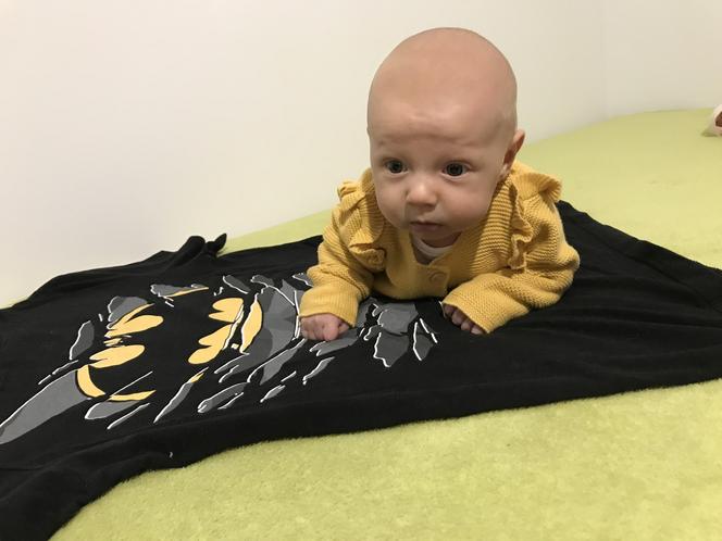 29-latka Julia urodziła córeczkę w windzie! Szczęśliwa mama wspomina: Ratowników złapał ją w locie