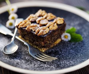 Mazurek makowy - prosty przepis na mazurek z masą makową