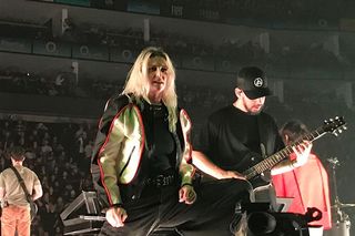 Emily Armstrong (Linkin Park) założyła na koncercie ubrania z logiem... Lidla. To wszystko przez fanów!