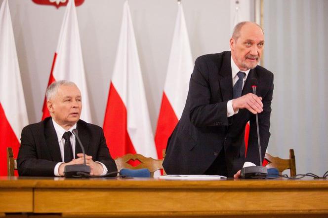 Kaczyński, Macierewicz