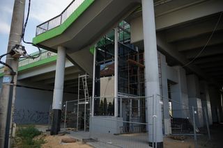 Rewolucja na stacji PKP Gocławek. Drogowcy montują nowe windy. Co się zmieni?