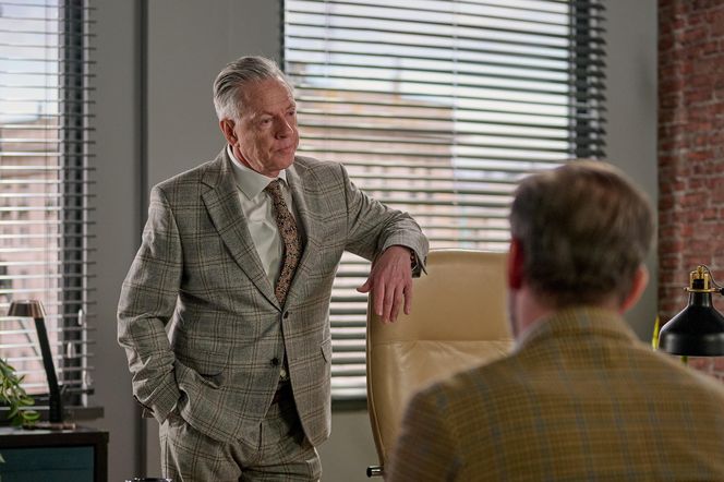 Na Wspólnej, odcinek 4040: Przemysław Gwiazda (Zbigniew Suszyński), Smolny (Łukasz Konopka)