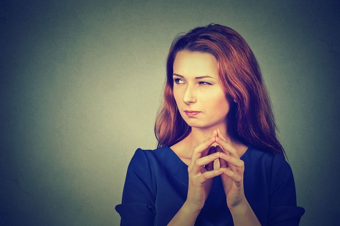 Szantaż emocjonalny: jak się objawia i jak sobie z nim radzić?