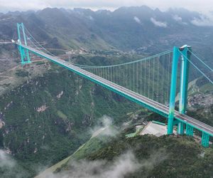 Oto najwyższy most na świecie! Zobacz, co zbudowano w Chinach