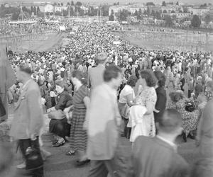 Stadion X-lecia. Uroczyste otwarcie II Międzynarodowych Igrzysk Sportowych Młodzieży w 1955 r.