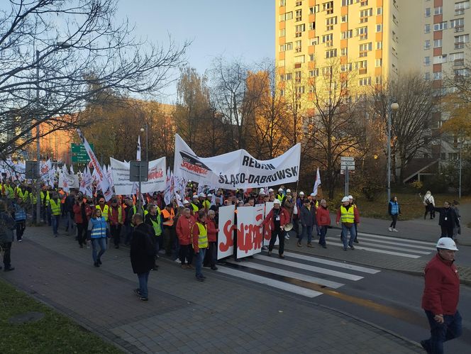 Protest w Katowicach. Tysiące związkowców na ulicach. Padły mocne słowa o „zbrodniczej ideologii”